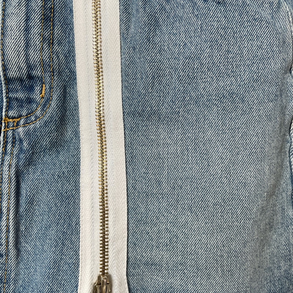 Carmar Like New Denim Skirt. Size 26 - Picture 3 of 8